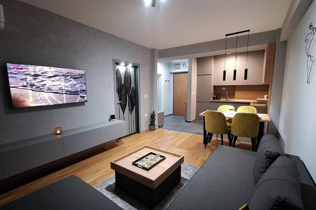 Gm East Gate Lux *